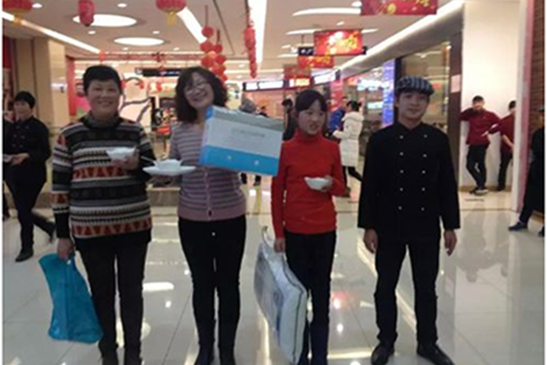 元宵節(jié)最熱鬧的地方在哪里，就在洛茲廣場三樓美食城